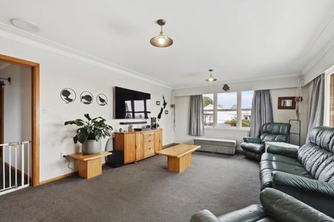 Photo of property in 16 Trentham Road, Papakura, 2110