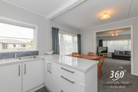 Photo of property in 8 Galway Avenue, Hokowhitu, Palmerston North, 4410