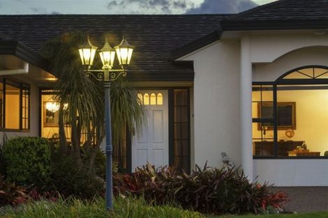 Photo of property in 1 Cloverlea Place, Pukekohe, 2120