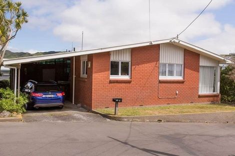 Photo of property in 4 Hallewell Crescent, Johnsonville, Wellington, 6037