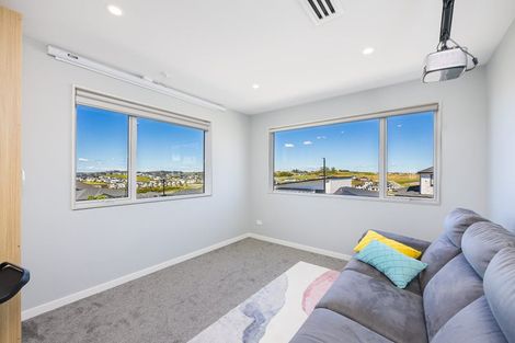 Photo of property in 14 Davey Crescent, Orewa, 0931
