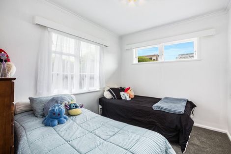 Photo of property in 32 Raroa Terrace, Tawa, Wellington, 5028