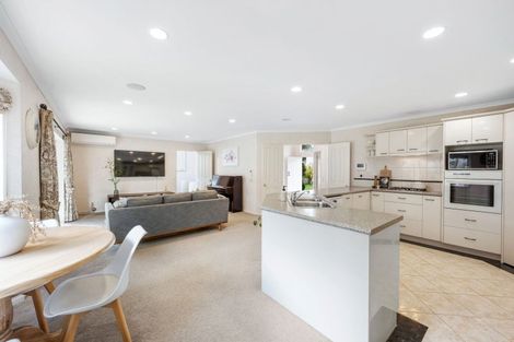 Photo of property in 25 Santa Ana Drive, Dannemora, Auckland, 2016