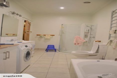 Photo of property in 208 Knights Road, Hutt Central, Lower Hutt, 5011