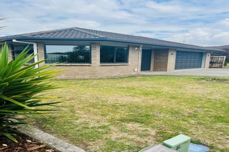 Photo of property in 25 Grabella Place, Papamoa Beach, Papamoa, 3118