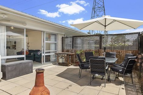 Photo of property in 2/10 Roseburn Place, Pakuranga, Auckland, 2010