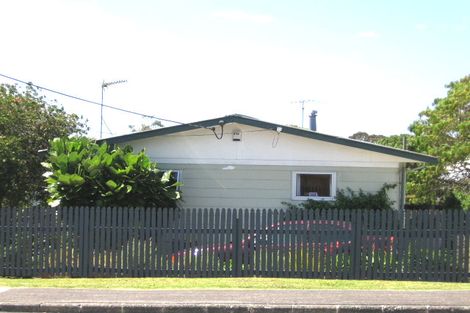 Photo of property in 189 Rangatira Road, Beach Haven, Auckland, 0626