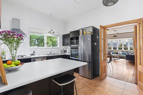 Photo of property in 39 Dee Street, Island Bay, Wellington, 6023
