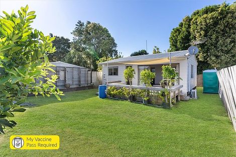 Photo of property in 1/11 Ranui Station Road, Ranui, Auckland, 0612