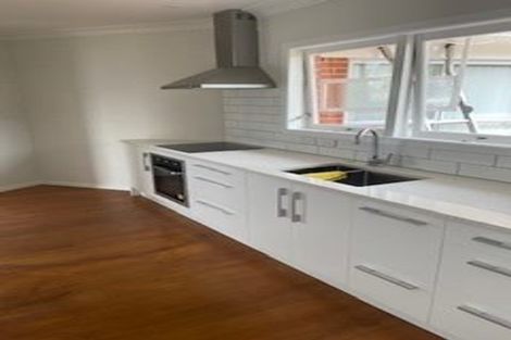 Photo of property in 3/19 Lake Pupuke Drive, Takapuna, Auckland, 0622