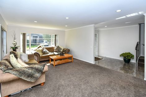 Photo of property in 4 Glasson Avenue, Flat Bush, Auckland, 2016