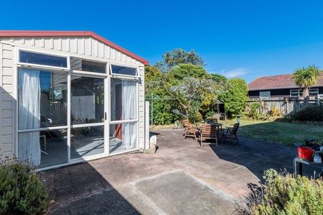Photo of property in 22 Sunset Terrace, Waikanae Beach, Waikanae, 5036