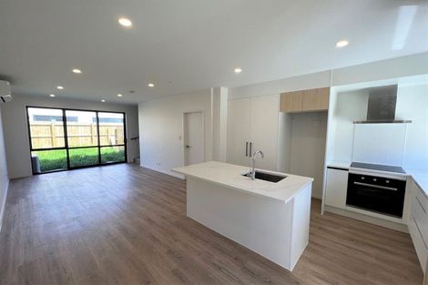 Photo of property in 17 Clay Works Lane, New Lynn, Auckland, 0600