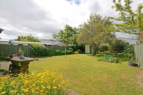 Photo of property in 16 Hazel Street, Ebdentown, Upper Hutt, 5018