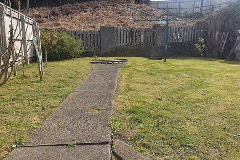 Photo of property in 21 Kendal Grove, Wainuiomata, Lower Hutt, 5014