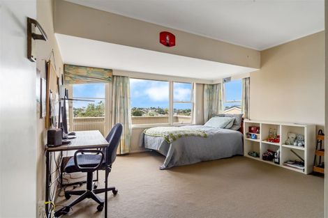 Photo of property in 14 Kennedy Avenue, Forrest Hill, Auckland, 0620