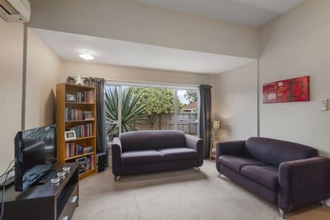 Photo of property in 17 Strickland Street, Sydenham, Christchurch, 8023