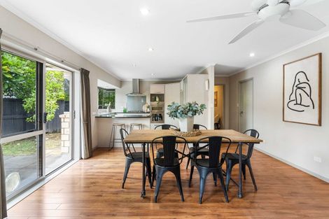 Photo of property in 32 Popata Close, Papamoa Beach, Papamoa, 3118