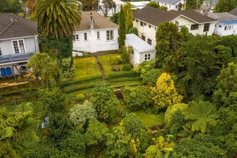 Photo of property in 27 Ngatitoa Street, Tawa, Wellington, 5028