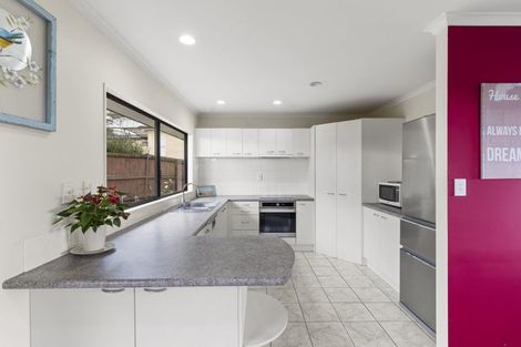 Photo of property in 18 Navan Place, Dannemora, Auckland, 2016
