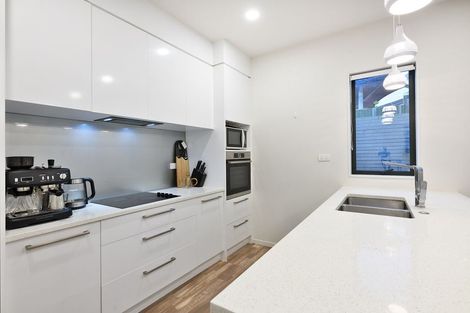 Photo of property in 17d Crosby Road, West Harbour, Auckland, 0618