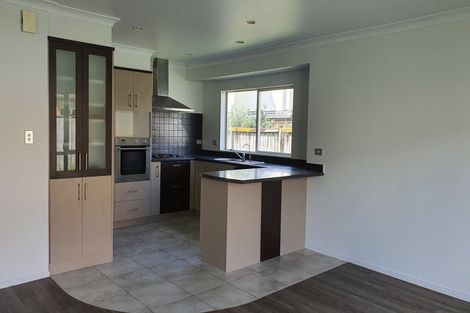 Photo of property in 14 Kalmore Place, Flat Bush, Auckland, 2016