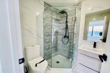 Photo of property in 9c Rountree Place, Conifer Grove, Takanini, 2112