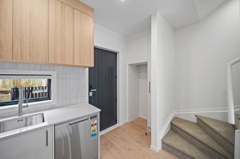 Photo of property in 7/97 Atkinson Road, Titirangi, Auckland, 0604