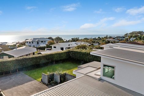 Photo of property in 17 Pitcairn Street, Oakura, 4314