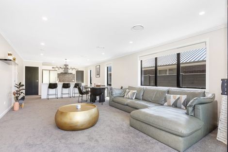 Photo of property in 3 Foremast Place, Whitby, Porirua, 5024