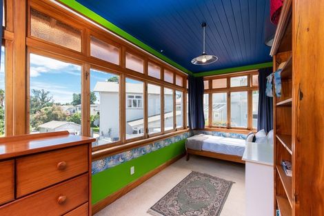 Photo of property in 18 Cobden Road, Bluff Hill, Napier, 4110