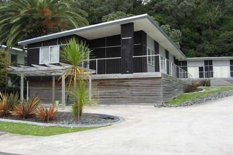 Photo of property in 5 Waiwera Place, Waiwera, Orewa, 0994