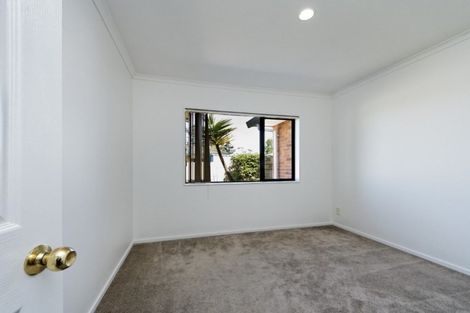 Photo of property in 22 Greenberry Drive, Ranui, Auckland, 0612