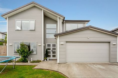 Photo of property in 21 Tawa Place, Orewa, 0931