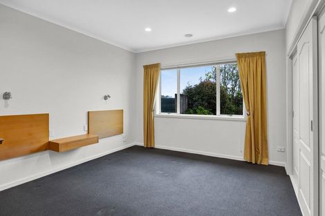 Photo of property in 8 Edna Wills Place, Hawera, 4610