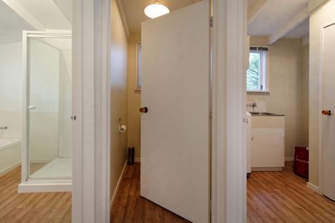 Photo of property in 17a Awaroa Road, Sunnyvale, Auckland, 0612