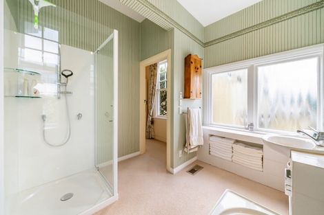 Photo of property in 19 Selwyn Terrace, Thorndon, Wellington, 6011