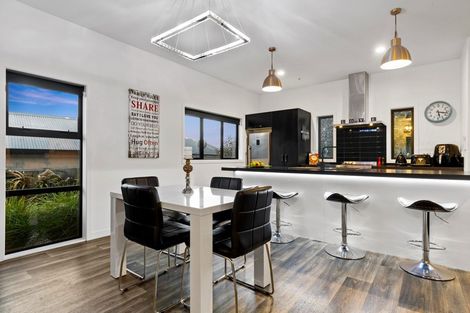 Photo of property in 10 Ellesmere Close, Pyes Pa, Tauranga, 3112