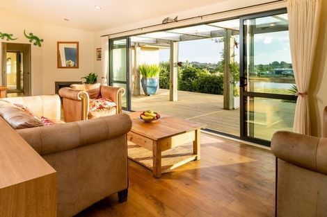 Photo of property in 97 Raukawa Road, Peka Peka, Waikanae, 5391