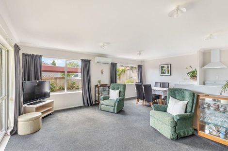 Photo of property in 452a Carrington Street, Upper Vogeltown, New Plymouth, 4310