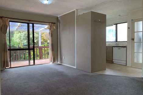 Photo of property in 4 Felicity Place, Unsworth Heights, Auckland, 0632