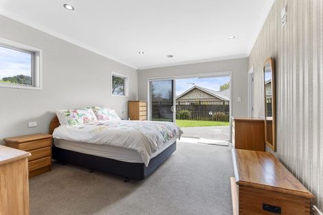 Photo of property in 11 Portland Drive, Mangorei, New Plymouth, 4312