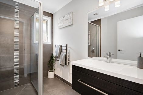 Photo of property in 27 Pioneer Rise, Silverdale, 0932