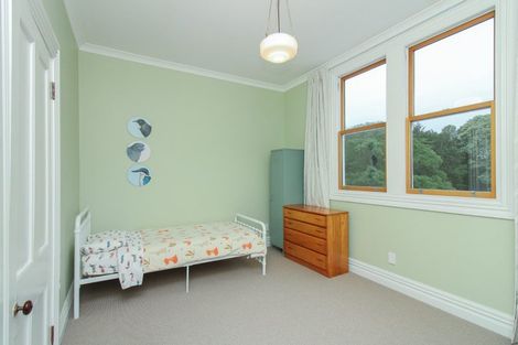 Photo of property in 35 Farm Road, Northland, Wellington, 6012