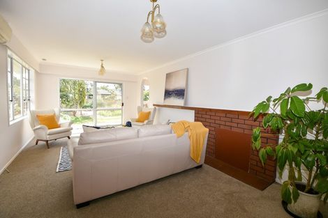 Photo of property in 3 Chisholm Place, Carterton, 5713