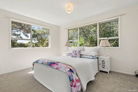 Photo of property in 18 Kerria Place, Sunnynook, Auckland, 0620