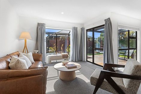 Photo of property in 2/64 Searells Road, Strowan, Christchurch, 8052