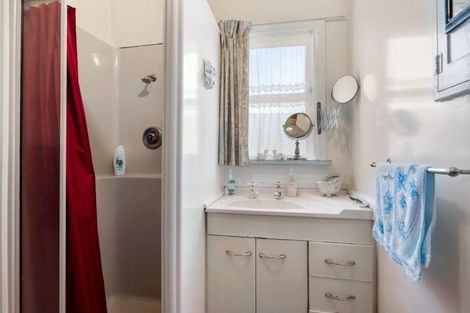 Photo of property in 4/4a Oak Street, Ebdentown, Upper Hutt, 5018