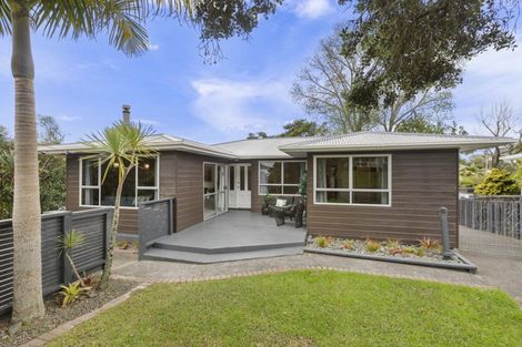 Photo of property in 49 Cron Avenue, Te Atatu South, Auckland, 0610