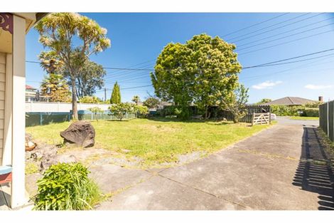 Photo of property in 26 Woodglen Road, Glen Eden, Auckland, 0602